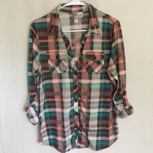 Size XL - Bella D - button-down plaid top!